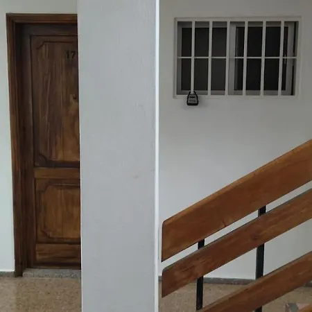 Tranquilo En San Agustin 1 Cama Doble Y Salon Con Sofas Camas דירה